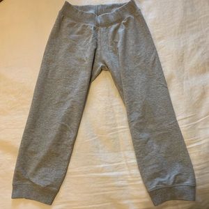 Fabletics Gray Cropped Cotton Pants